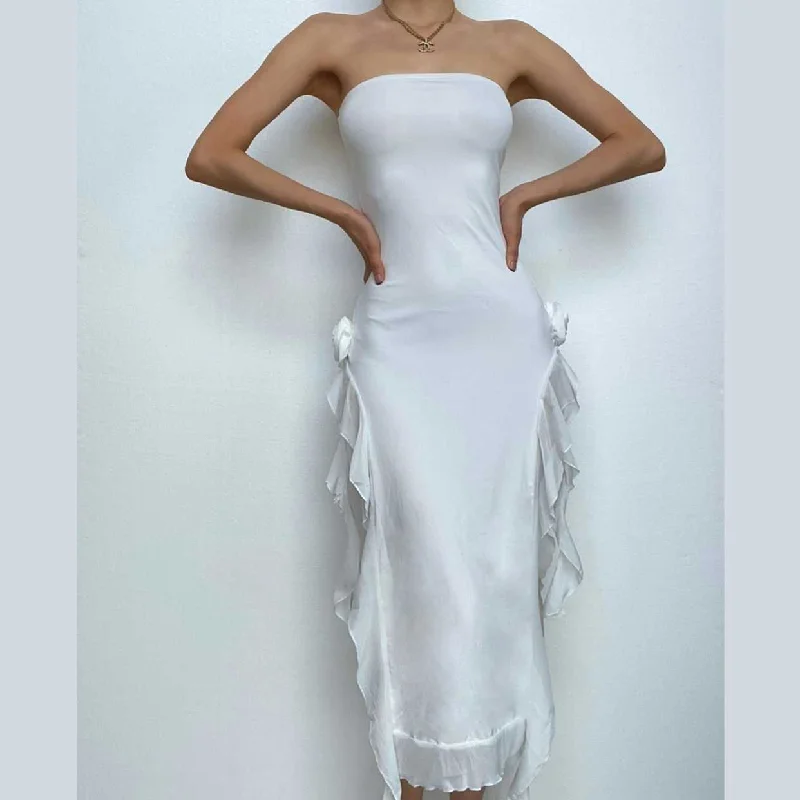 Feminine fashion to express your unique style   BerryBetty - Flower applique solid backless ribbon slit tube maxi dress
