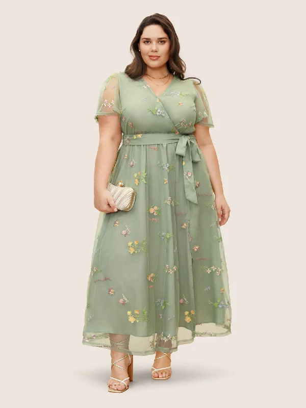 Versatile fashion for every type of woman Overlap Collar Mesh Floral Embroidered Dress Versatile fashion for every type of woman Overlap Collar Mesh Floral Embroidered Dress