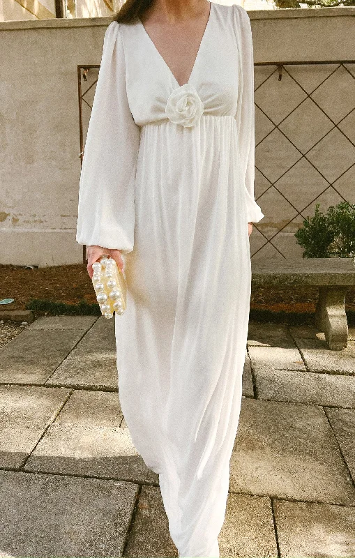 Elegant and comfortable women’s fashion wear Rosetta Maxi Dress ~ White Silky Crepe Elegant and comfortable women’s fashion wear Rosetta Maxi Dress ~ White Silky Crepe