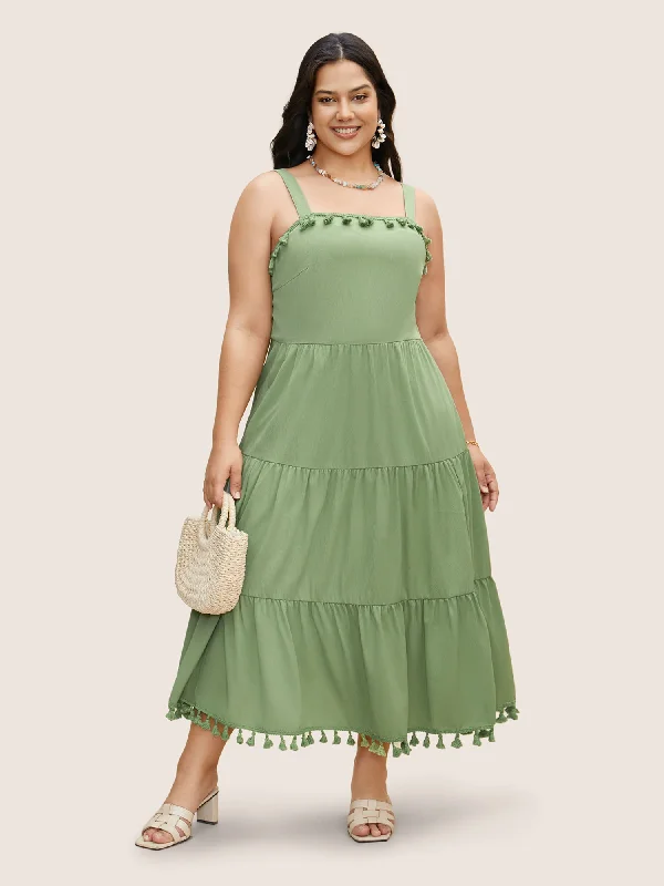 Cozy women’s clothing for the colder months Solid Ruffle Layered Hem Tassel Trim Dress Cozy women’s clothing for the colder months Solid Ruffle Layered Hem Tassel Trim Dress