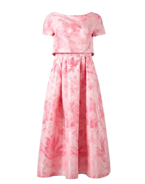 Fashion-forward women’s clothing on a budget   Pink Floral Dress