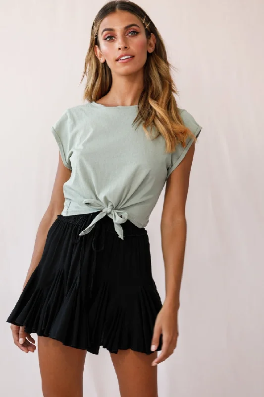 Dress up or down with these versatile pieces   Robyn Pleated Mini Skirt Black