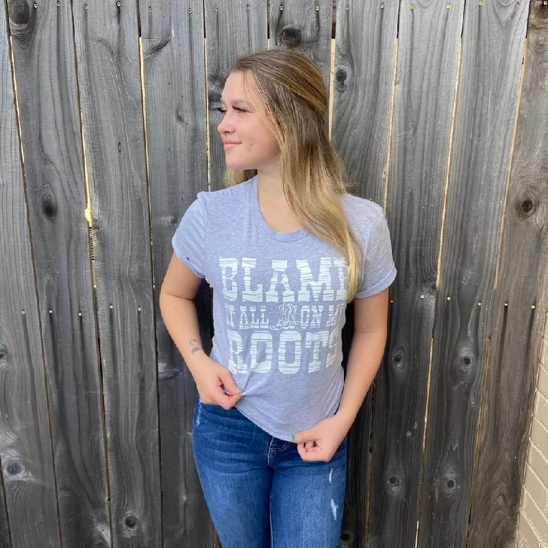 Effortlessly chic outfits for the modern woman   Blame It All On My Roots Tee