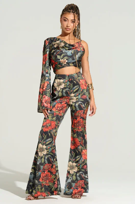 Get noticed with eye-catching women’s fashion DON'T GET IT TWISTED PRINTED SATIN TROUSER Get noticed with eye-catching women’s fashion DON'T GET IT TWISTED PRINTED SATIN TROUSER