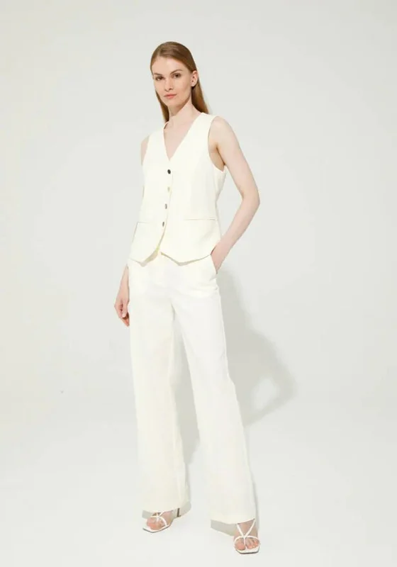 Casual yet chic women’s outfits for work or play Goa Goa Straight Leg Woven Trousers, Beige Casual yet chic women’s outfits for work or play Goa Goa Straight Leg Woven Trousers, Beige