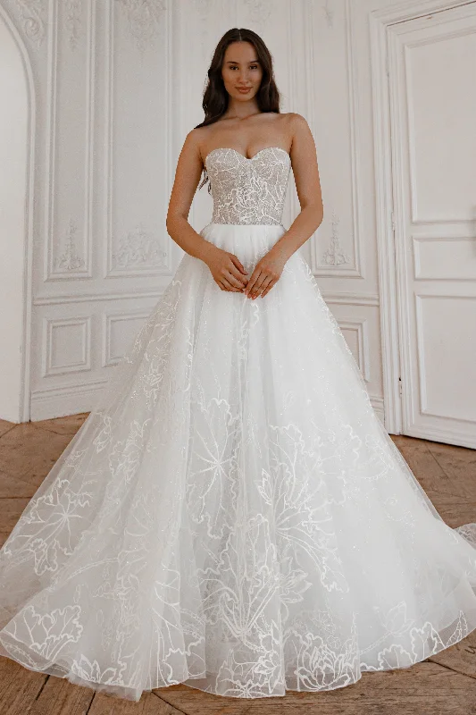 Luxurious fabrics and modern designs for women Light Ivory Floral Lace Wedding Dress Blum Luxurious fabrics and modern designs for women Light Ivory Floral Lace Wedding Dress Blum
