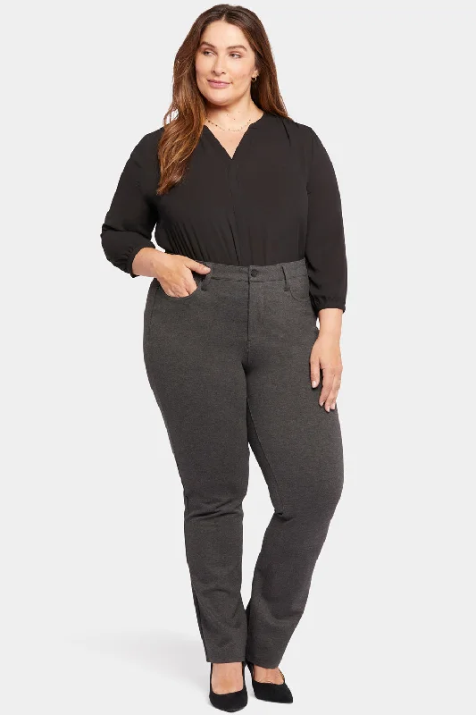 Effortlessly stylish outfits for the modern woman Marilyn Straight Pants In Plus Size - Charcoal Heathered Effortlessly stylish outfits for the modern woman Marilyn Straight Pants In Plus Size - Charcoal Heathered