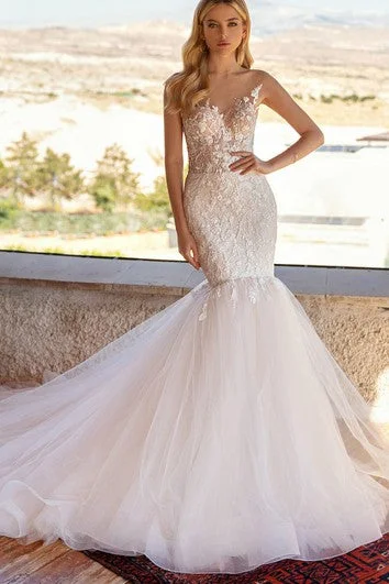 Chic, modern fashion for empowered women Romantic Mermaid Bateau Floor-length Sleeveless Lace Wedding Dress with Appliques Chic, modern fashion for empowered women Romantic Mermaid Bateau Floor-length Sleeveless Lace Wedding Dress with Appliques