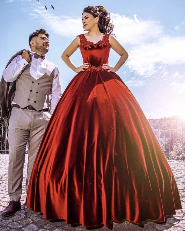 Chic, modern fashion for empowered women   Rust Wedding Dress Velvet Ball Gown Appliques