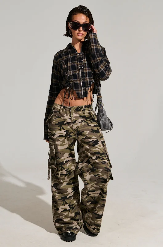 Latest fashion trends for modern women   STREET STYLE WIDE LEG CAMO PANT