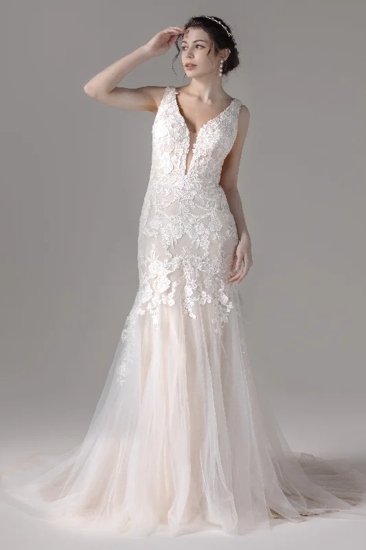 Elevate your look with premium women’s wear   Trumpet-Mermaid Court Train Lace Tulle Wedding Dress CW2795