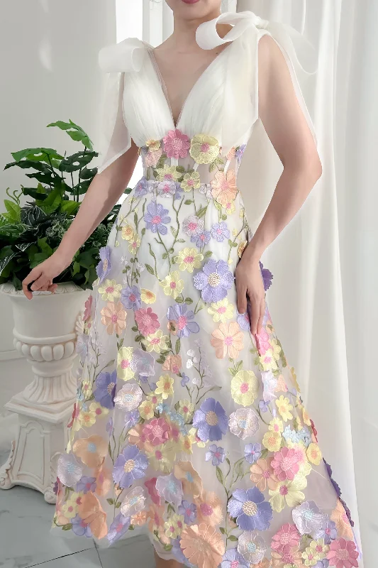 Fashion pieces that complement every woman’s style V Neck Embroidery Floral Dress with removeable Bows Fashion pieces that complement every woman’s style V Neck Embroidery Floral Dress with removeable Bows