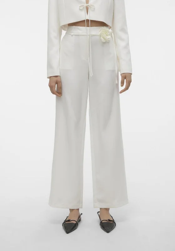 Create a timeless wardrobe with fashionable pieces Vero Moda Florentina Straight Leg Trousers, Snow White Create a timeless wardrobe with fashionable pieces Vero Moda Florentina Straight Leg Trousers, Snow White