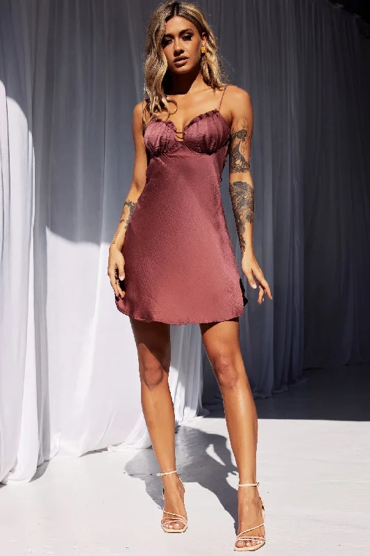 Chic, modern fashion for empowered women   Big Mood Mini Dress - Antique Rose
