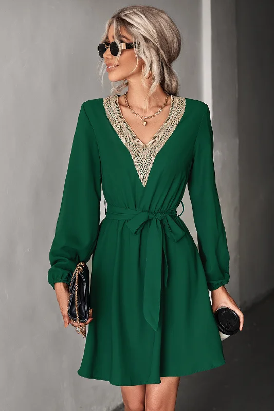 Chic, modern fashion for empowered women   Contrast V-Neck Belted Dress