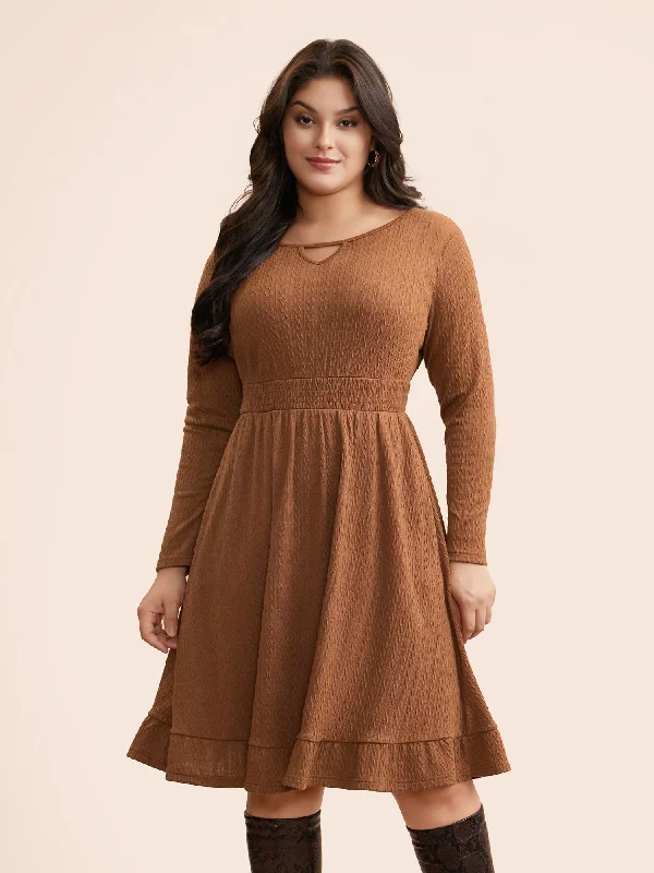 Casual yet chic women’s outfits for work or play   Plain Textured Keyhole Shirred Dress