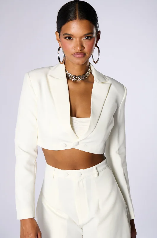 Uncover unique pieces for your perfect wardrobe   LOTTIE CROPPED BLAZER