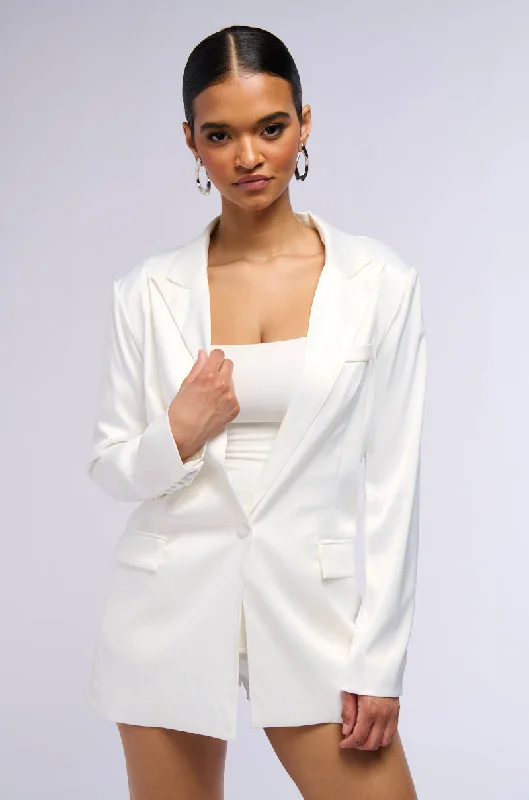Women’s fashion that reflects your personality   PASSIONE SATIN BLAZER IN WHITE