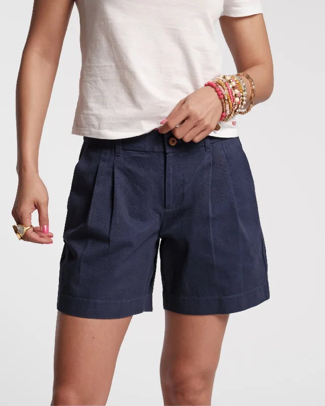 Get noticed with eye-catching women’s fashion   Benny Short Cotton Twill Navy