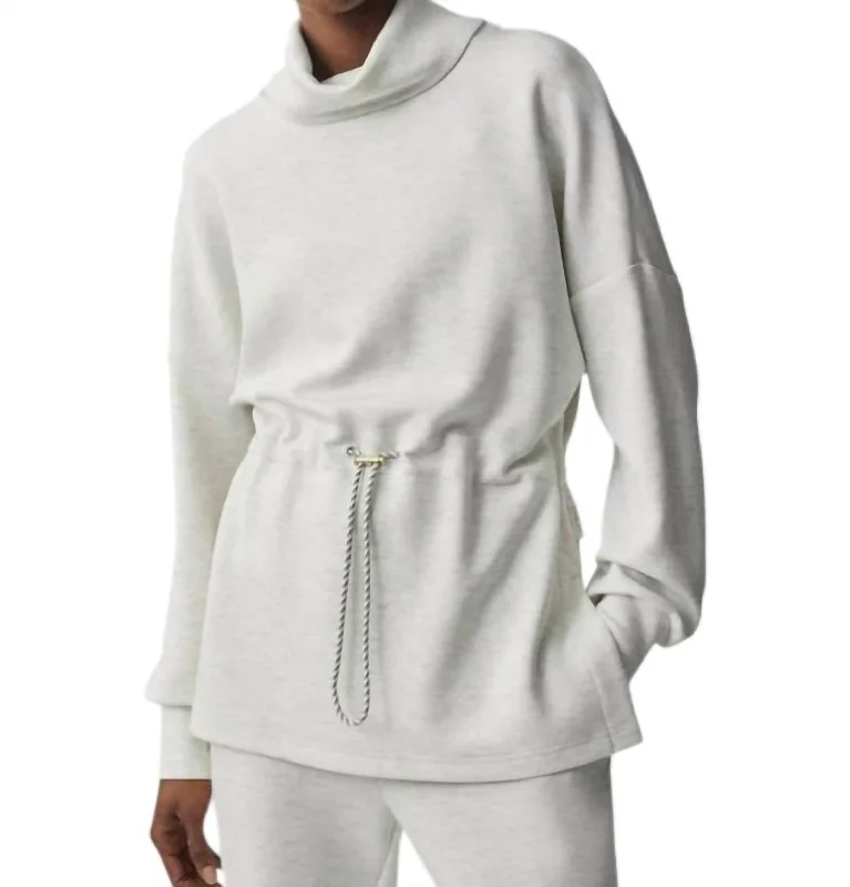 Classic pieces for a timeless wardrobe   Freya Sweatshirt In Ivory Malt