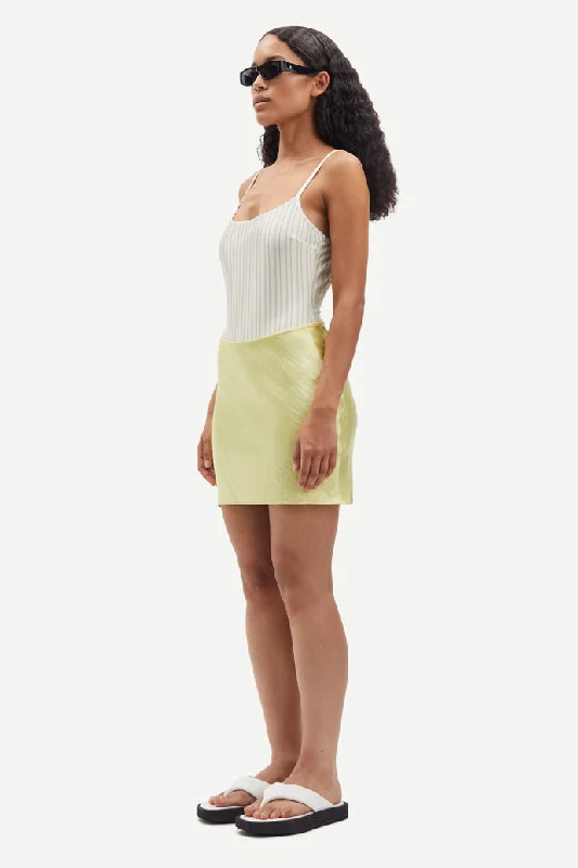 Chic, modern fashion for empowered women   SAAGNETA SHORT SKIRT - SAMSOE