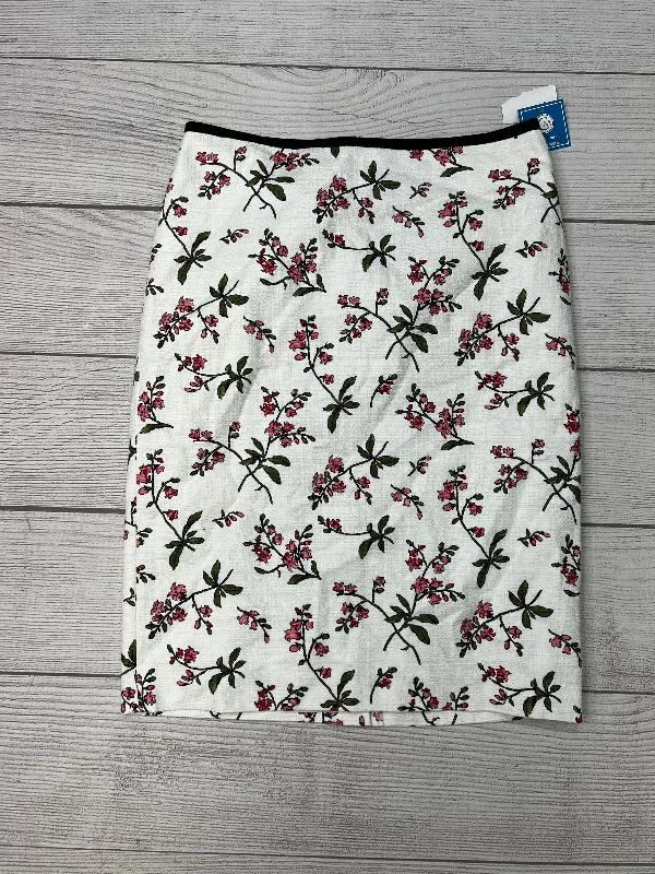 Sleek and sophisticated fashion for modern women Skirt Midi By Ann Taylor In Floral, Size: 8 Sleek and sophisticated fashion for modern women Skirt Midi By Ann Taylor In Floral, Size: 8