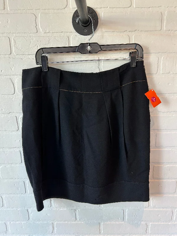 Perfect fashion pieces for the busy woman Skirt Mini & Short By Lafayette 148 In Black Gold, Size: 10 Perfect fashion pieces for the busy woman Skirt Mini & Short By Lafayette 148 In Black Gold, Size: 10