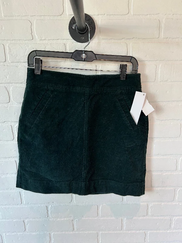 Create a timeless wardrobe with fashionable pieces Skirt Mini & Short By Loft In Green, Size: 2 Create a timeless wardrobe with fashionable pieces Skirt Mini & Short By Loft In Green, Size: 2