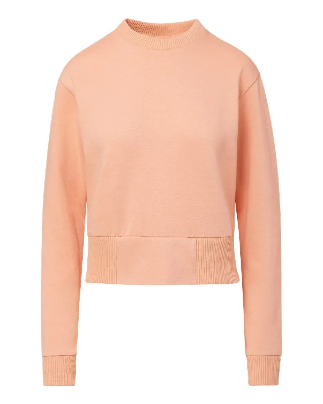 Effortlessly stylish outfits for the modern woman Women's Cloud Fleece Crop Crewneck Sweatshirt Effortlessly stylish outfits for the modern woman Women's Cloud Fleece Crop Crewneck Sweatshirt