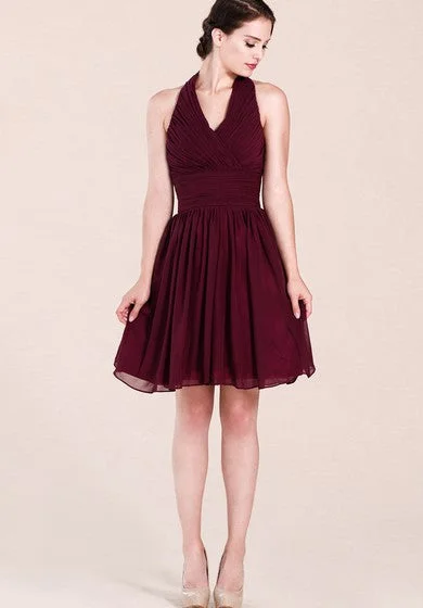 Effortlessly stylish outfits for the modern woman   Halter A-line Short Chiffon Dress With Pleats
