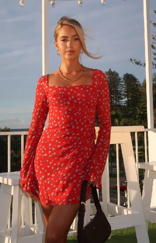 Trendy women’s clothing with a modern twist Goldie Red Floral Long Sleeve Mini Dress Trendy women’s clothing with a modern twist Goldie Red Floral Long Sleeve Mini Dress