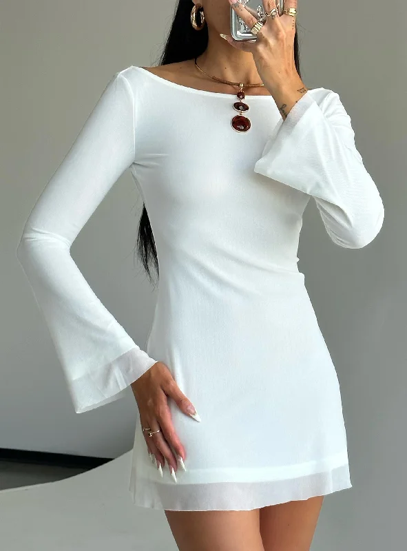 Casual yet chic women’s outfits for work or play   Lukea Long Sleeve Mini Dress White Petite
