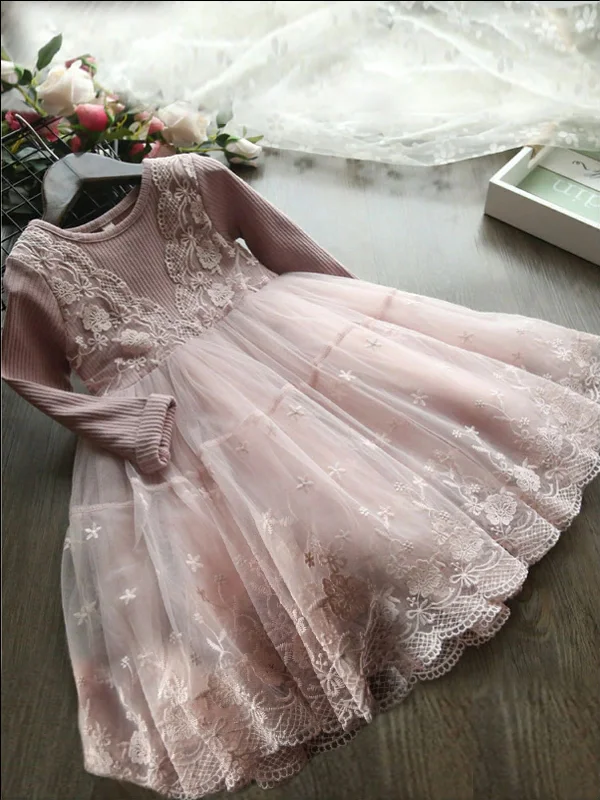 Trendy women’s clothing    Lace Obsessed Long Sleeve Floral Dress