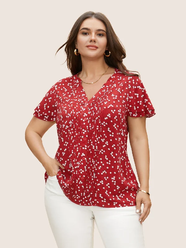 Curated collections of sophisticated women’s wear Ditsy Floral Pleated Button Detail Tiered Ruffles Blouse Curated collections of sophisticated women’s wear Ditsy Floral Pleated Button Detail Tiered Ruffles Blouse