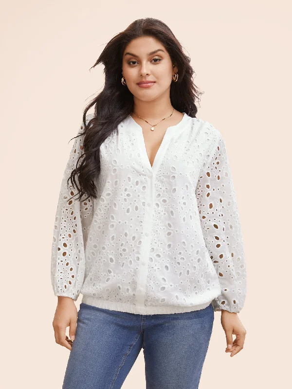 Refresh your wardrobe with trendy women’s apparel Notched Broderie Anglaise Lantern Sleeve Blouse Refresh your wardrobe with trendy women’s apparel Notched Broderie Anglaise Lantern Sleeve Blouse
