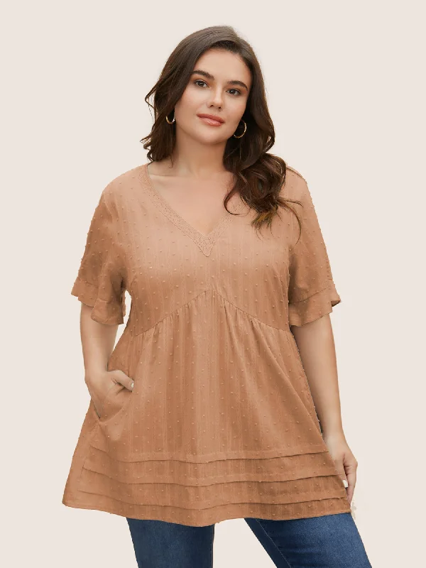 Designer-inspired women’s fashion at affordable prices Textured Lace Panel Pleated Pocket Blouse Designer-inspired women’s fashion at affordable prices Textured Lace Panel Pleated Pocket Blouse