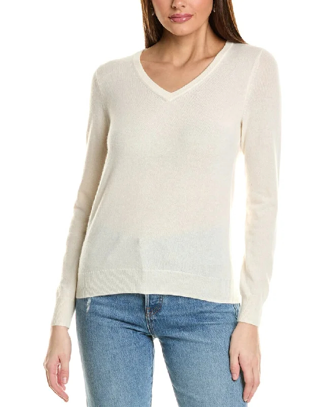 Feminine silhouettes for the modern woman   Amicale Cashmere Basic V-Neck Cashmere Sweater