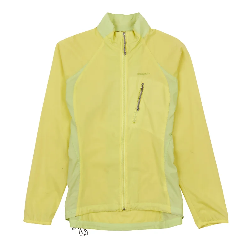 Effortlessly stylish outfits for the modern woman   W's Stretch Velocity Shell
