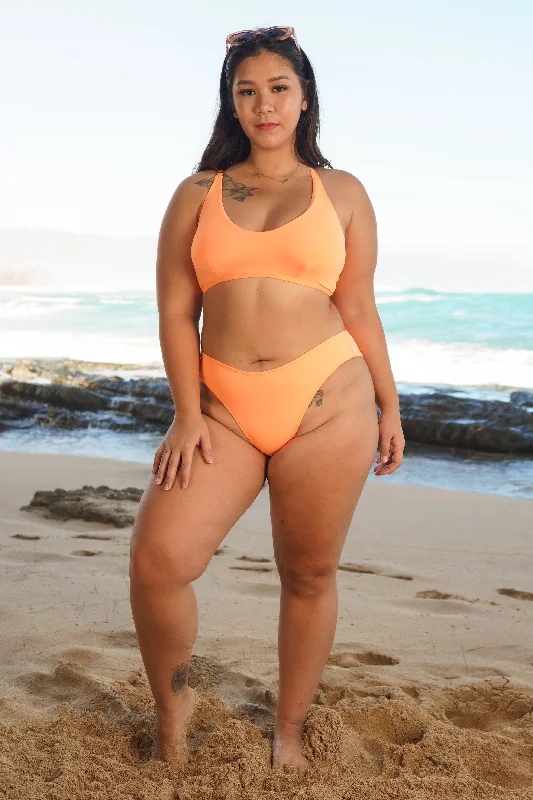 Confidence-boosting clothing for women   Big Beach Top - Limited